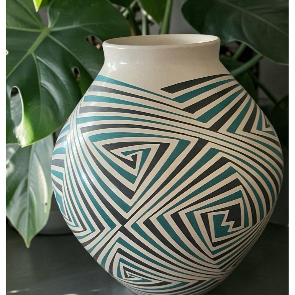 Mata Ortiz Pottery Rodrigo Perez Contemporary Geometric‎ Design Mexican Fine Art
